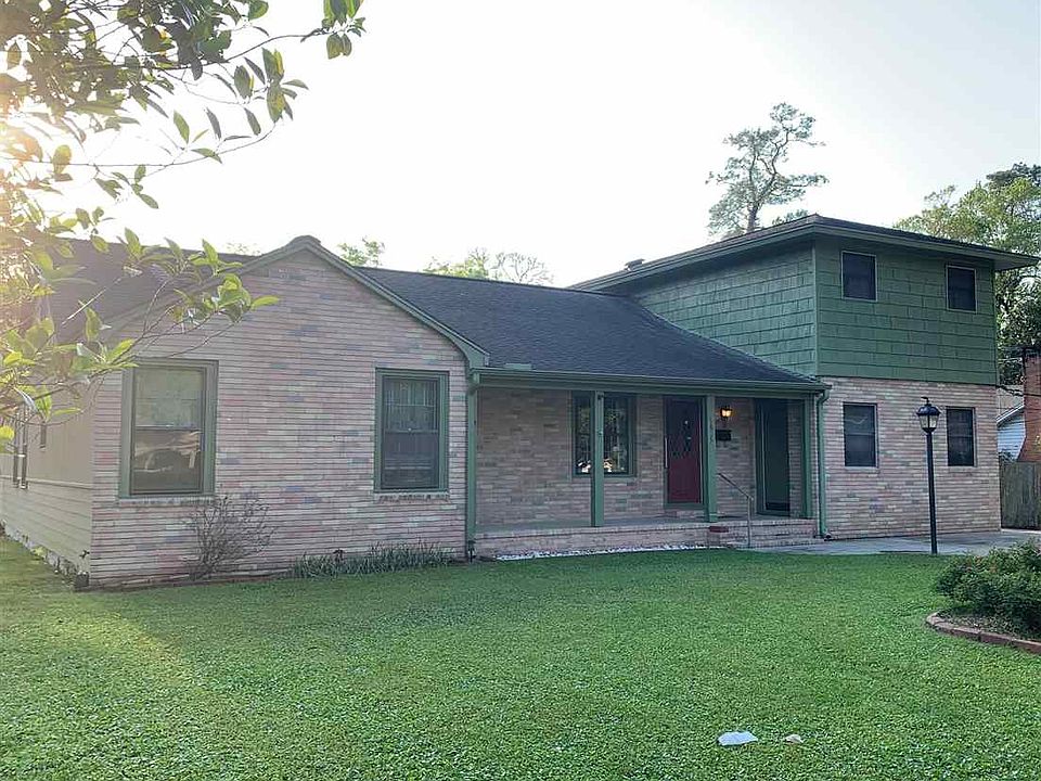 1st image of 1635 Central Dr