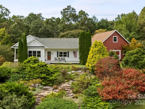 50 Brock Creek Rd, Horse Shoe, NC 28742