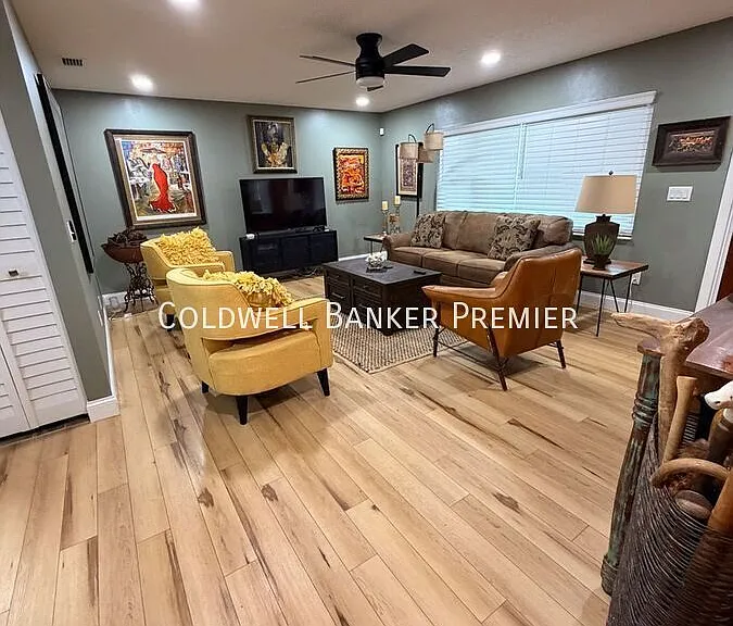 1007 Conrad Dr — Photo 3