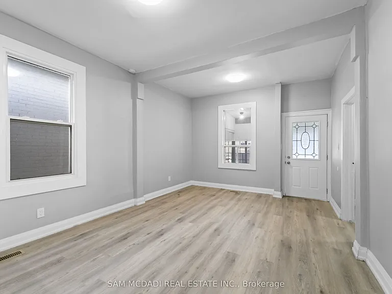 266 Beach Rd — Photo 12