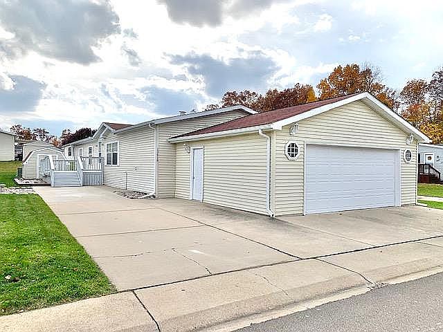 1st image of 13616 Albany Ct