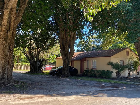 2nd image of 311 Preston Ct APT C