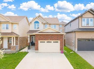 10 Sandybay Ave, Kitchener, ON N2A 0H7