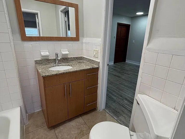 Bellagio Apartments — Photo 30