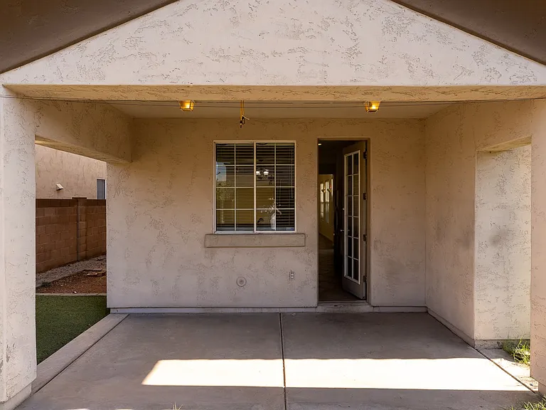 2051 E Carla Vista Dr — Photo 44