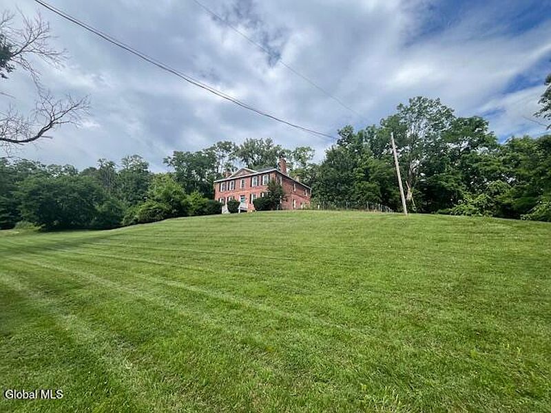 5th image of 1194 River Road