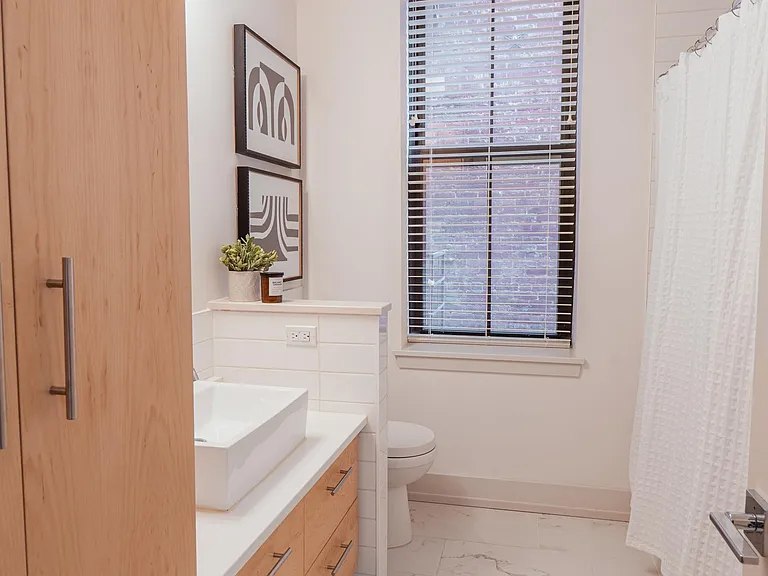 1508 Race St #1R — Photo 13