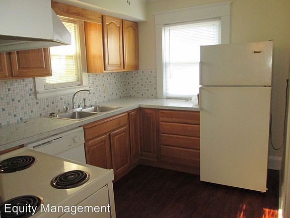 2nd image of 431 Lawrence Ave