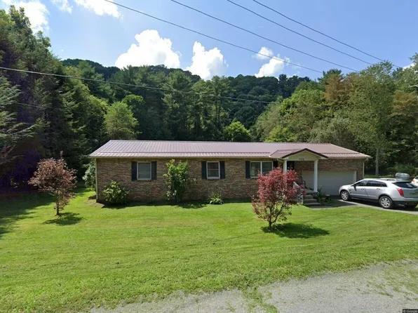 120 Blue Jay Dr, Glen Morgan, WV 25813