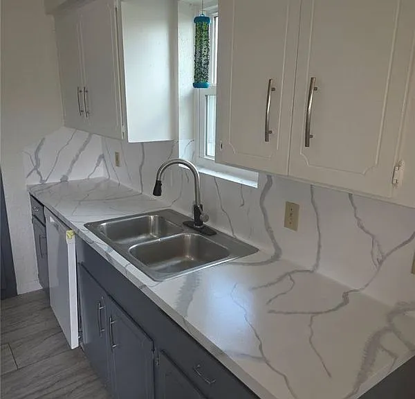 6617 Meadowbreeze Pkwy — Photo 3