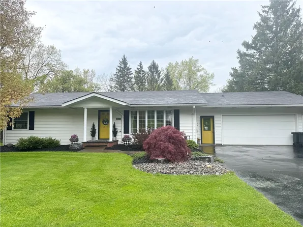 2611 Hamilton St, Weedsport, NY 13166