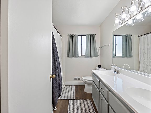 5th image of 106 Monteverde Dr