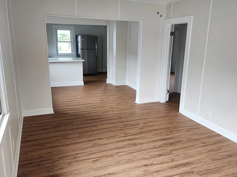 850 Woodrow Ave #MAIN — Photo 5