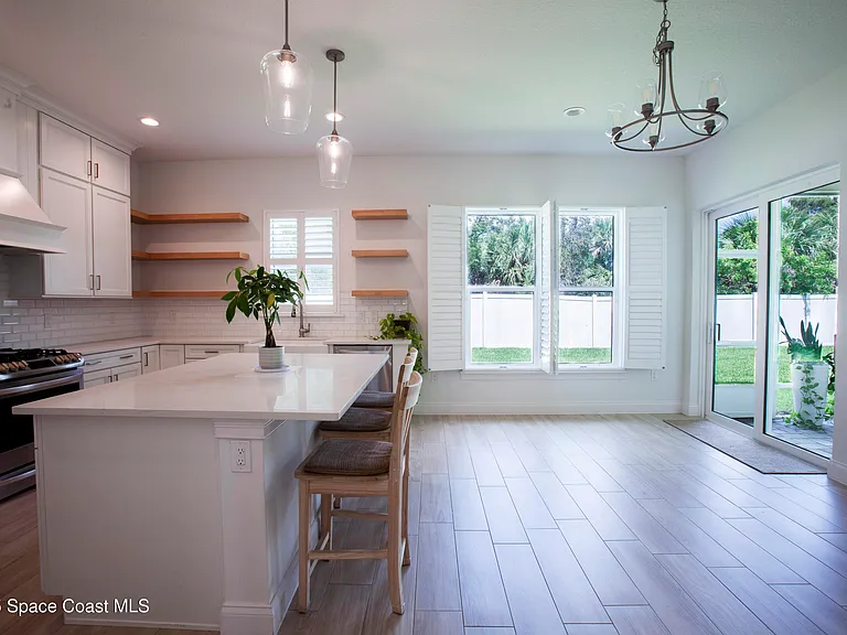 4305 Negal Cir — Photo 10
