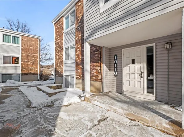 10110 W 96th Ter APT B, Overland Park, KS 66212
