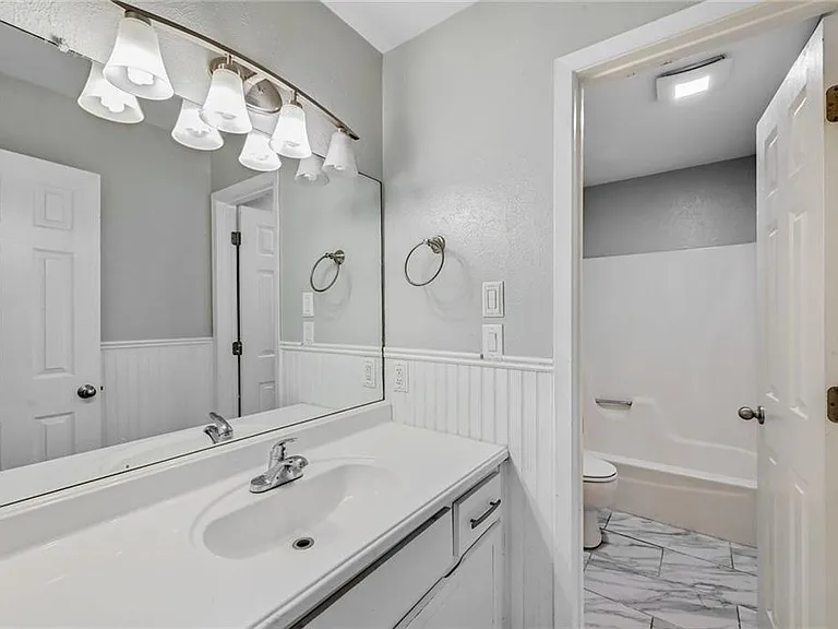 906 Cactus Dr — Photo 14