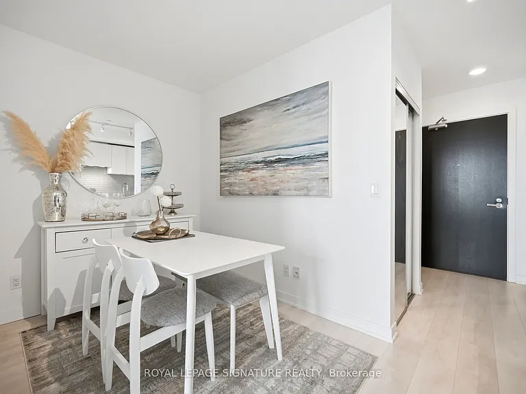 501 Yonge St #5204 — Photo 13
