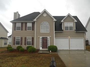 1236 Labrador Ln, Riverdale, GA 30296
