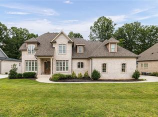 8518 Parkchester Pl, Oak Ridge, NC 27310