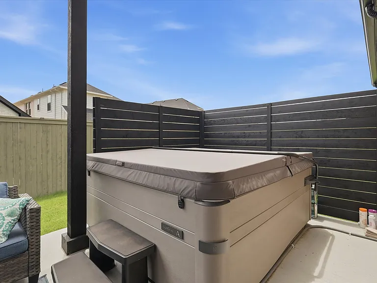 501 Horizon Way — Photo 2
