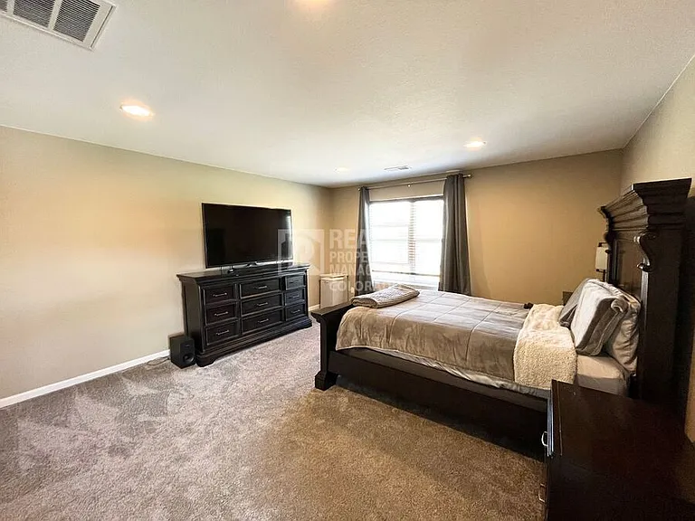 312 Cade St — Photo 21
