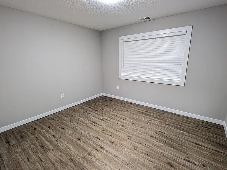 1660 SE Oak Grove Blvd — Photo 10