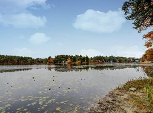 33 Dora St, Dracut, MA 01826