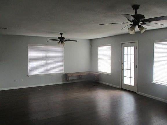 3rd image of 1633 Bette Dr