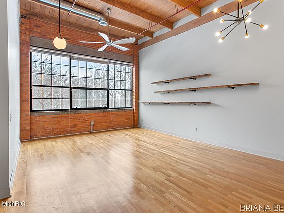 3rd image of 533 Columbia Ave APT 312