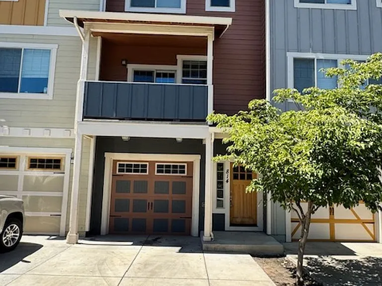 814 Overcup St — Photo 1