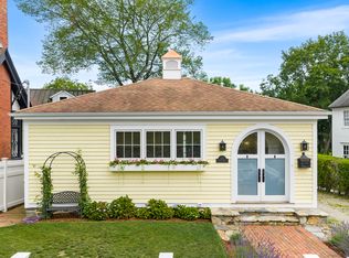 5 S Main St, Essex, CT 06426