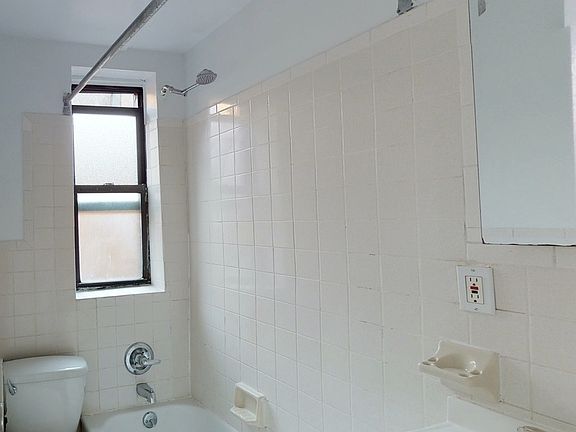 5th image of 411 E 70th St #3FE
