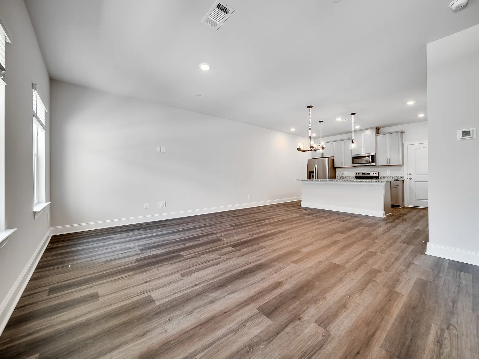3 bed, 2.5 bath, 1628 sqft, $2,200 — Photo 4