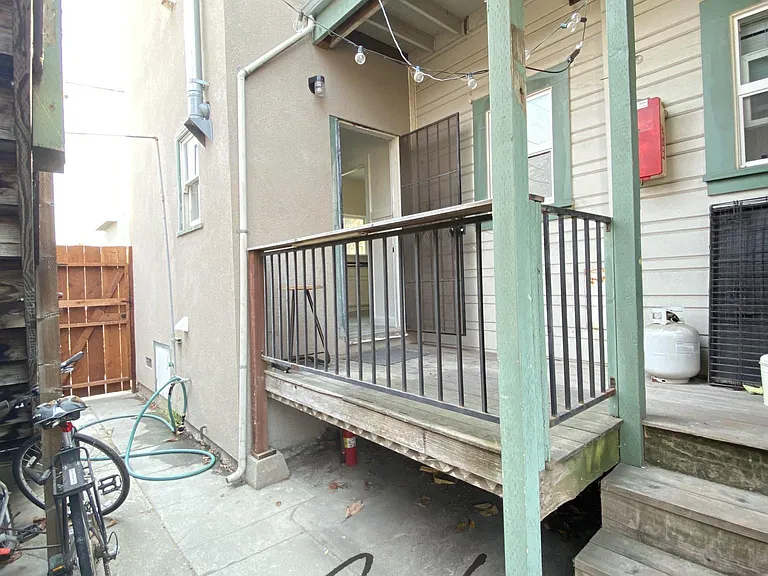 1147 Virginia St — Photo 19