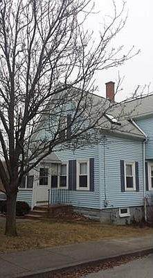 2nd image of 132 1/2 Sandwich St