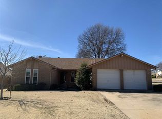 2424 Meadowlane, Ponca City, OK 74604