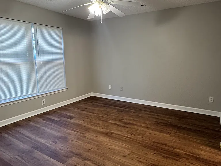 4913 Hopewood Ln — Photo 5