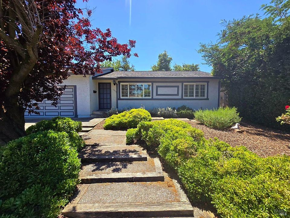 1st image of 1044 Crinella Dr
