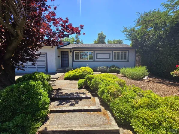 1044 Crinella Dr, Petaluma, CA 94954