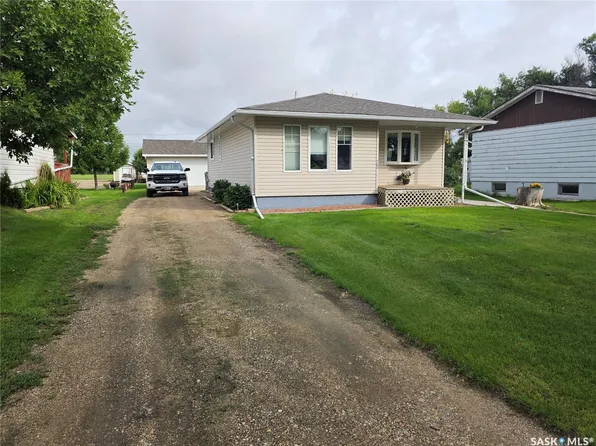 758 Saskatchewan Avenue, Milden, SK S0L 2L0