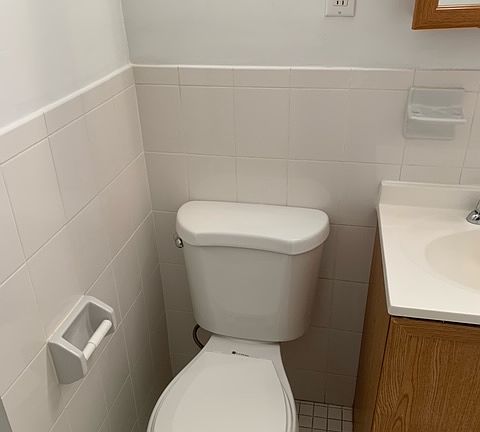 4th image of 429 E 82nd St #3B