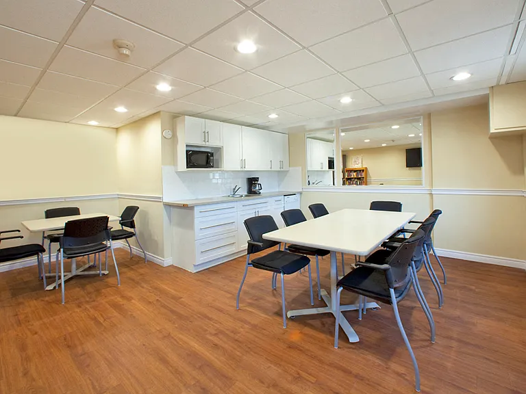 434 William St — Photo 12
