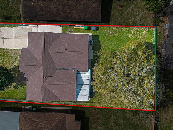 3rd image of 7227 Colton St