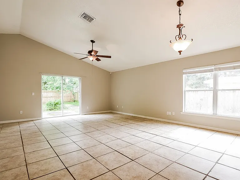 5420 Blue Grass St — Photo 4