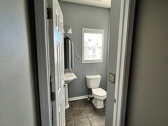 4th image of 1010 S Heritage Dr