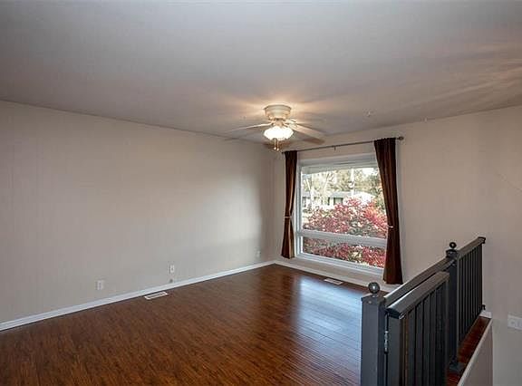 5th image of 1044 Broadmore Ln