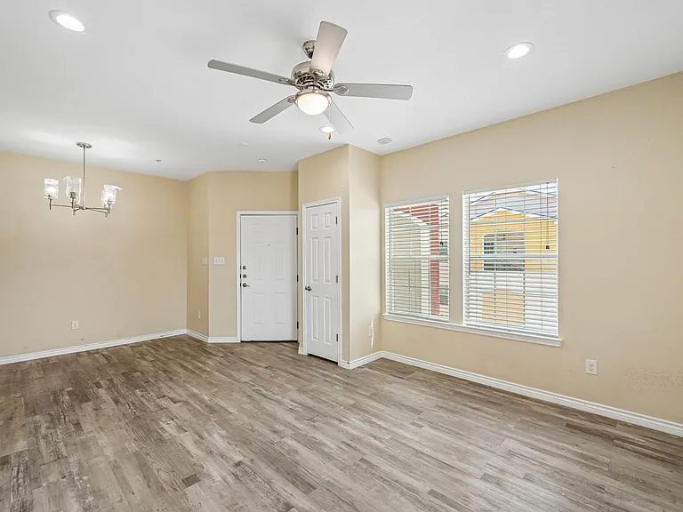 La Marquesa Apartments — Photo 19