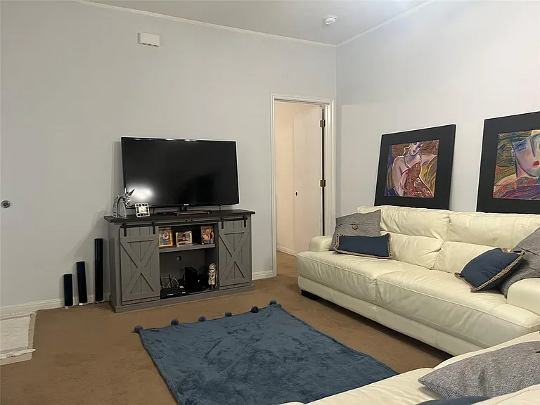 106 Marvin Cv — Photo 5