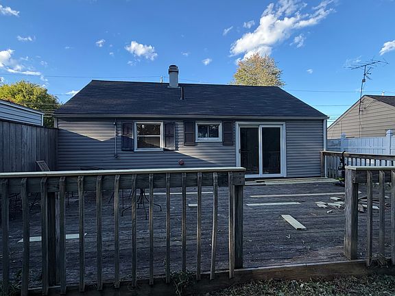 4th image of 57 Marguerite Ave