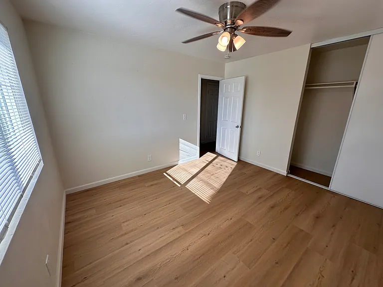 2848 Fairmount Ave — Photo 14